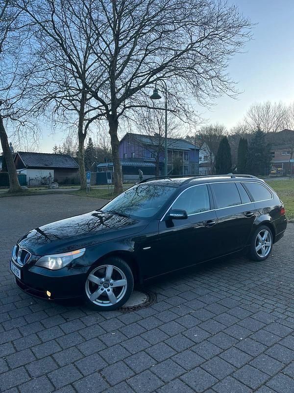Schwarz Gebraucht 2005 BMW 530 Limousine | 4.300 € (Guter Preis) - Bild 1/4