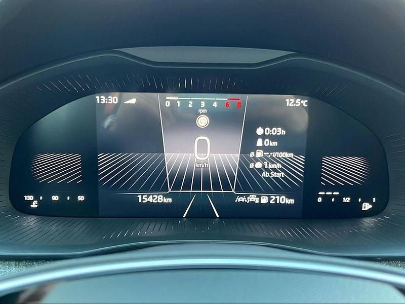 Gebraucht Skoda Scala Selection 116 PS (85 kW) 2024 Weiß Kleinwagen