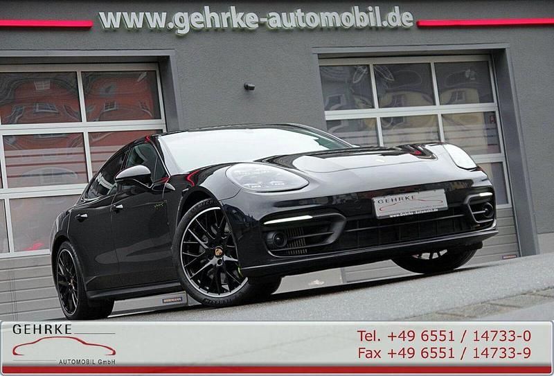 Tiefschwarz Gebraucht 2021 Porsche Panamera 4S Limousine | 79.850 € - Bild 1/4