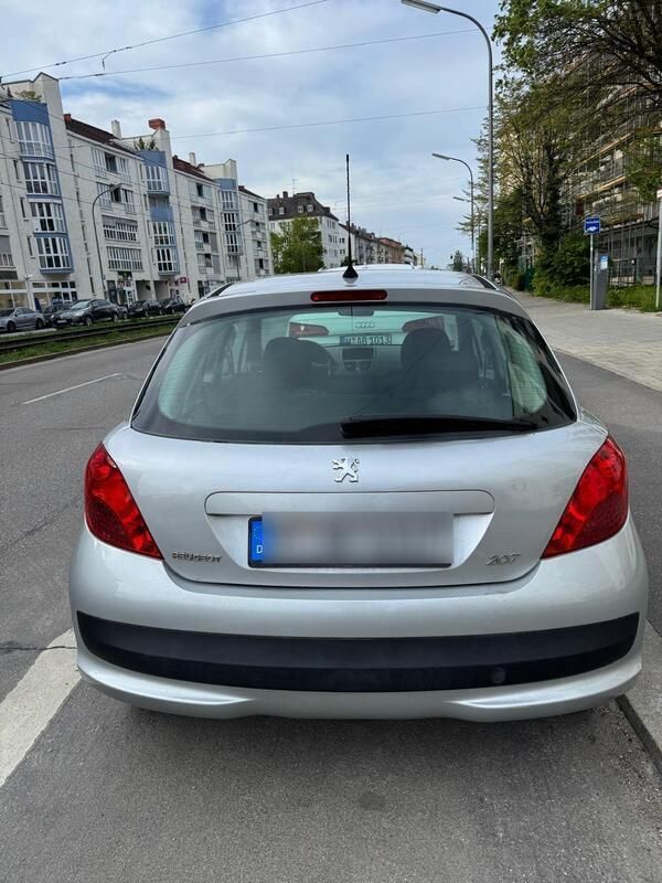 Grau Gebraucht 2006 Peugeot 207 Kleinwagen | 1.000 € (Guter Preis) - Bild 1/4