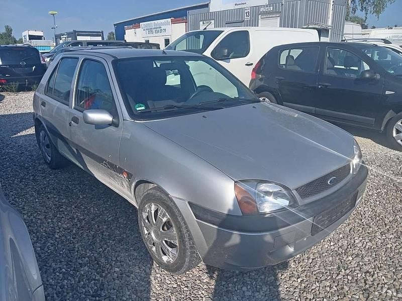 Silber Gebraucht 2002 Ford Fiesta Kleinwagen | 1.390 € (Guter Preis) - Bild 1/4