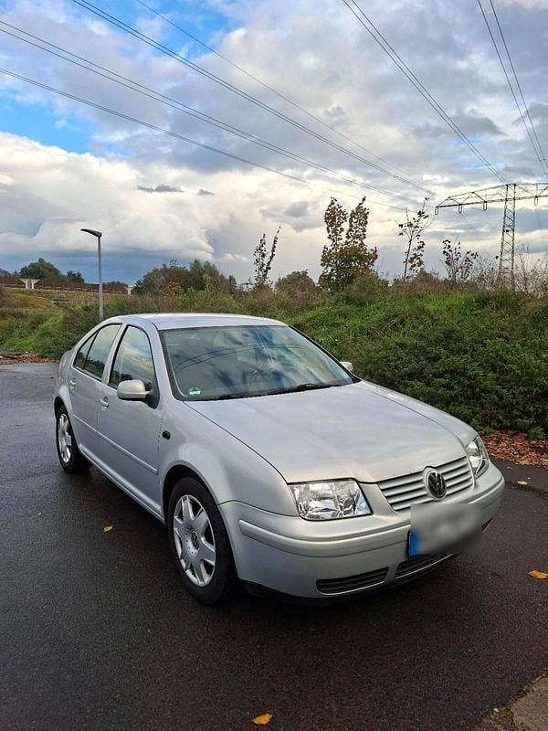 Silber Gebraucht 1999 VW Bora Limousine | 1.850 € (Etwas zu teuer) - Bild 1/4