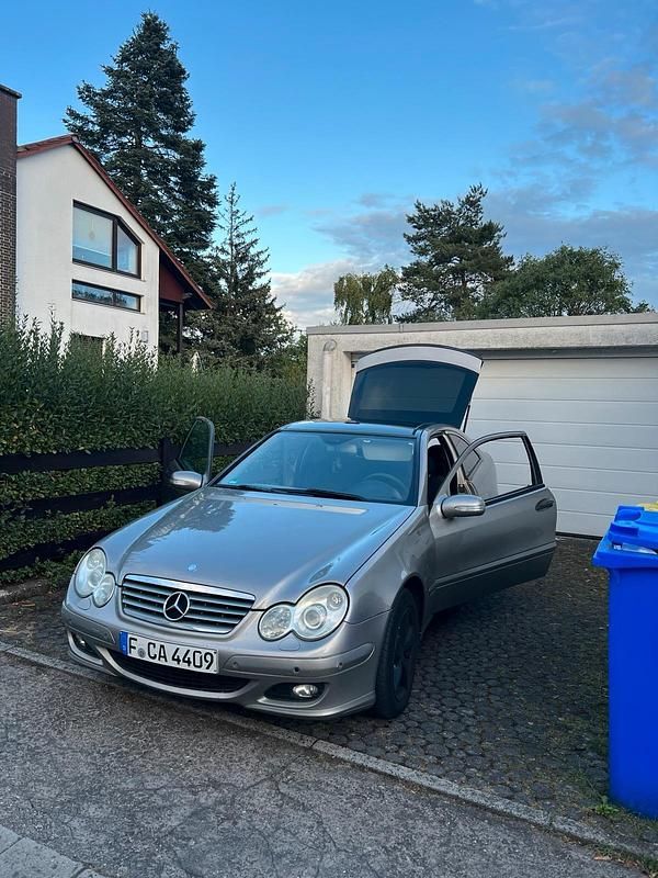 Silber Gebraucht 2006 Mercedes C200 Coupé | 1.400 € (Fairer Preis) - Bild 1/4