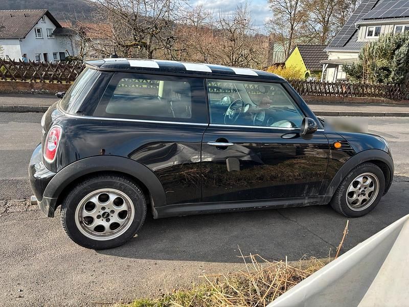 Gebraucht Mini Cooper 120 PS (88 kW) 2011 Schwarz Kleinwagen