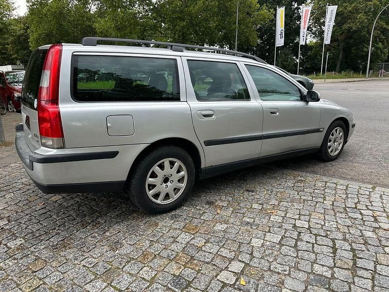 Gebraucht Volvo V70 170 PS (125 kW) 2002 Silber Kombi