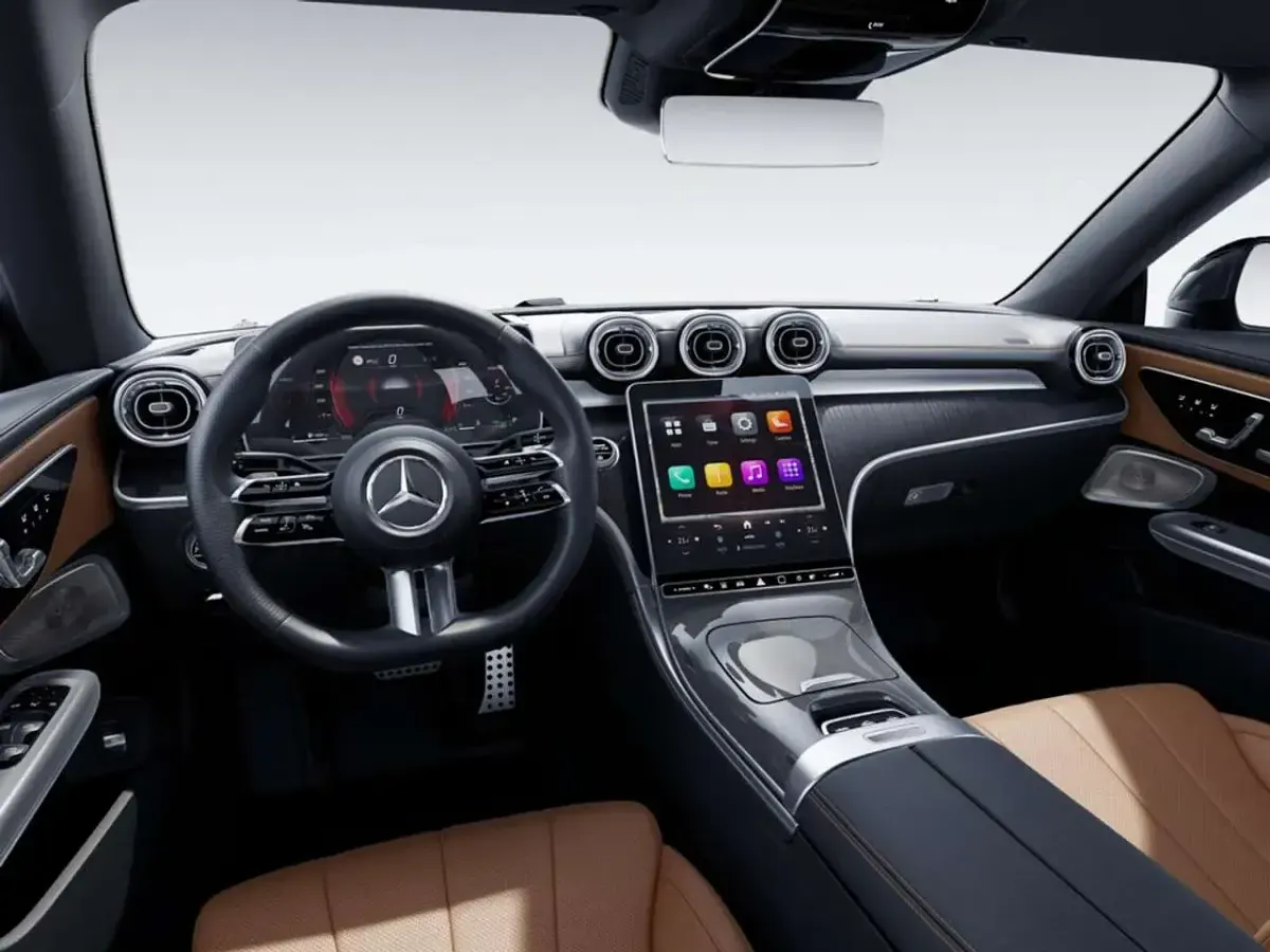 Gebraucht Mercedes CLE450 Premium Plus 381 PS (280 kW) 2024 Andere / manufaktur magno lack manufaktur Cabrio