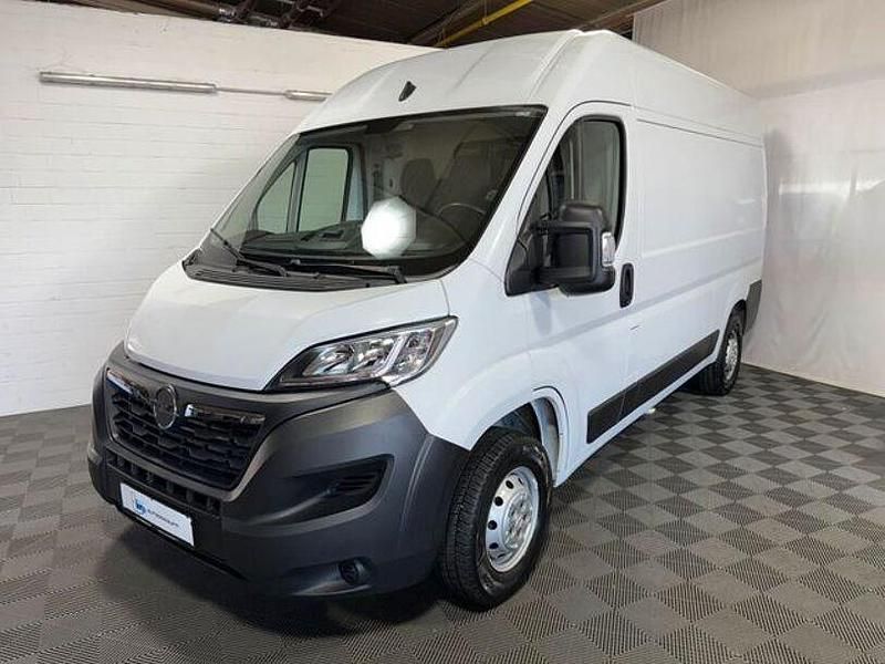 Eisweiss/kaolin Gebraucht 2023 Opel Movano Edition Van | 20.980 € (Superpreis) - Bild 1/4