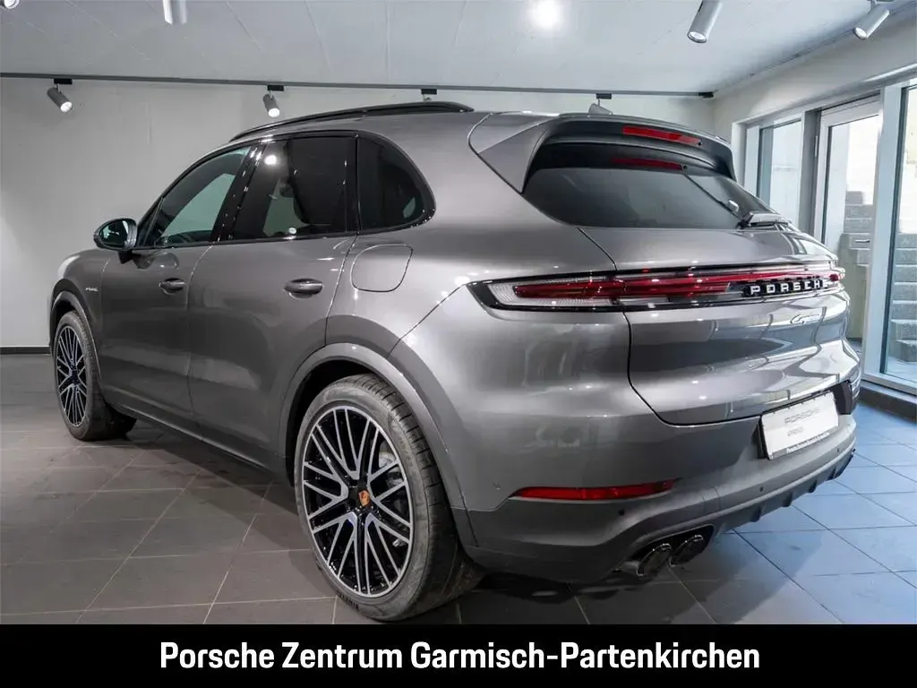 Gebraucht Porsche Cayenne 470 PS (345 kW) 2024 Quarzitgrau SUV