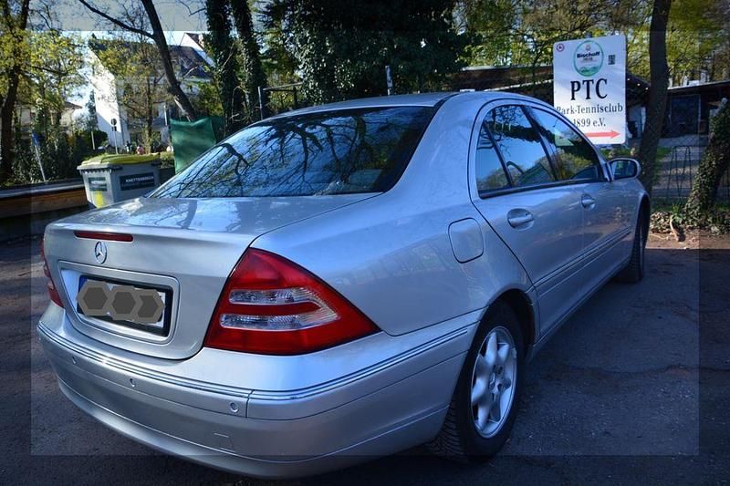 Gebraucht Mercedes C200 Elegance 163 PS (119 kW) 2000 Silber Limousine
