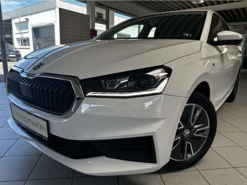 : candyweiss Gebraucht 2022 Skoda Fabia Tour Kleinwagen | 16.490 € (Fairer Preis) - Bild 1/4