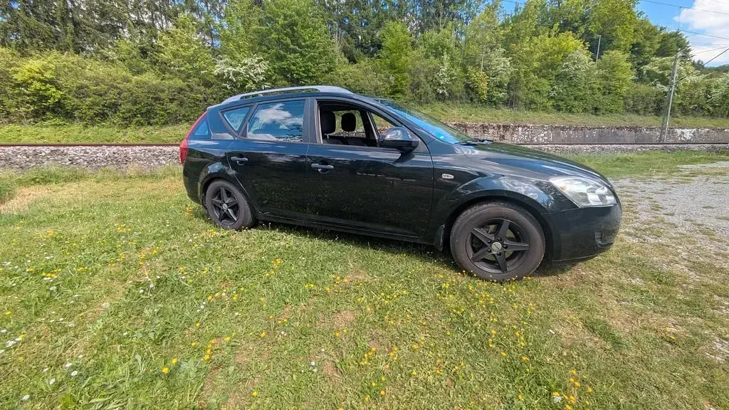 Gebraucht Kia Ceed LX 126 PS (92 kW) 2010 Schwarz Kleinwagen