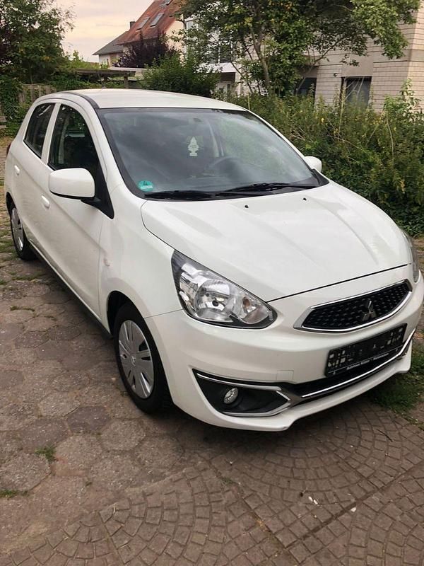 Weiß Gebraucht 2019 Mitsubishi Space Star Edition Kleinwagen | 4.499 € (Guter Preis) - Bild 1/4