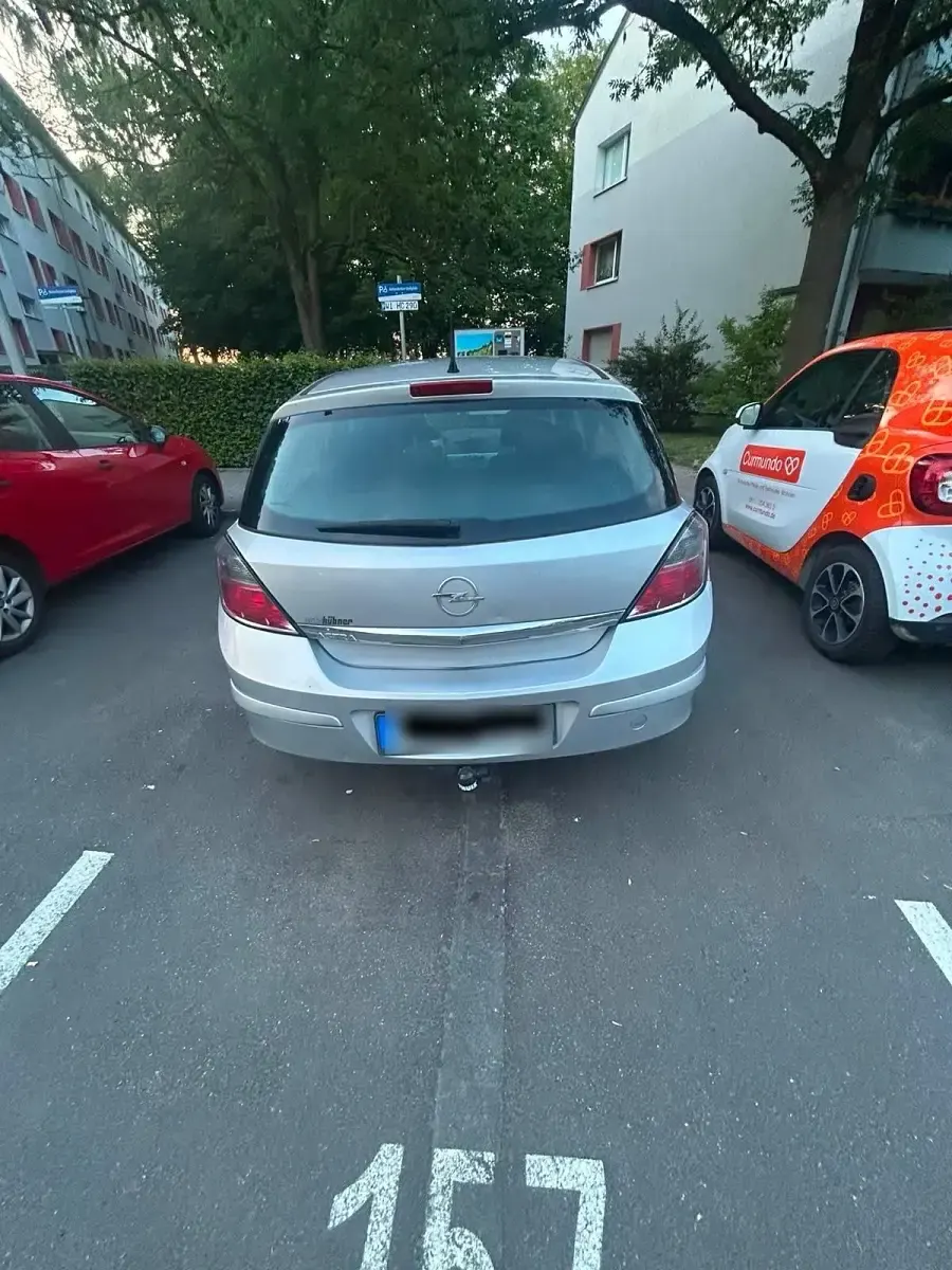 Gebraucht Opel Astra 116 PS (85 kW) 2010 Silber Kleinwagen