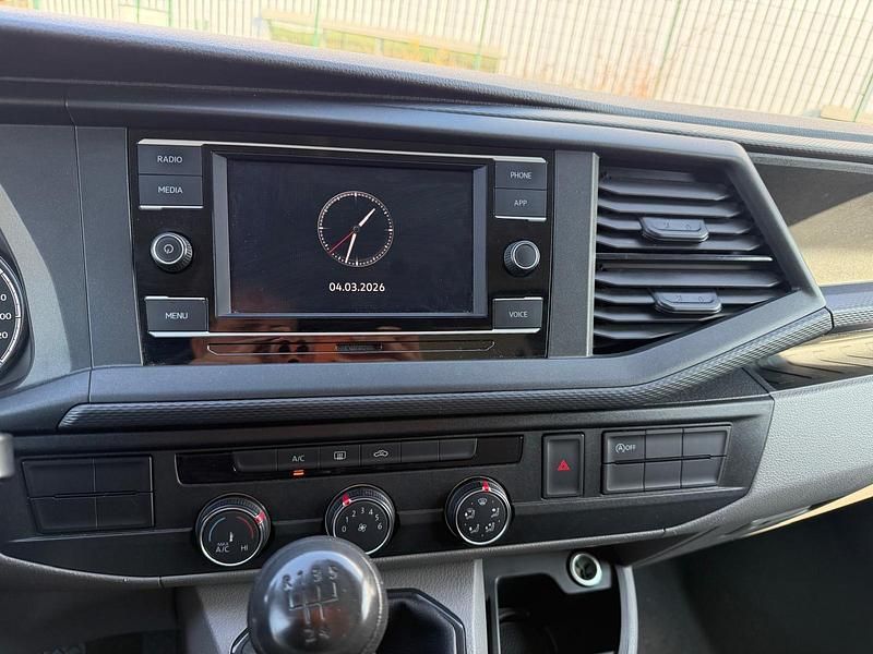 Gebraucht VW Transporter 110 PS (80 kW) 2022 Grau Van