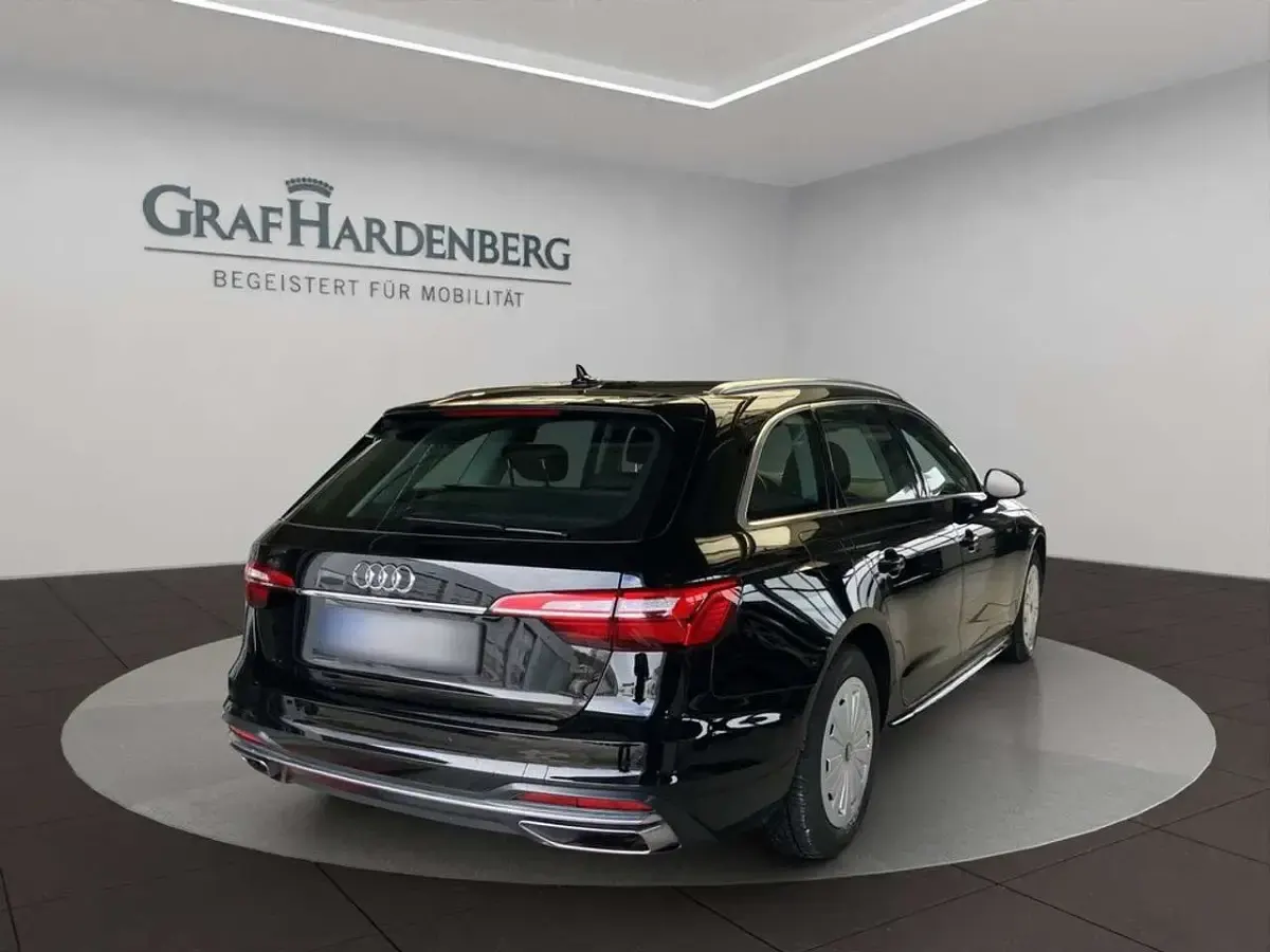 Gebraucht Audi A4 Advanced 150 PS (110 kW) 2023 Brillantschwarz Kombi