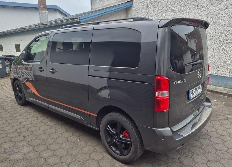 Gebraucht Opel Vivaro 177 PS (130 kW) 2020 Braun Van / Kleinbus