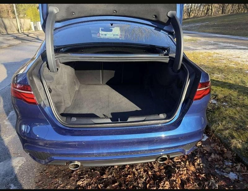 Gebraucht Jaguar XE R-Dynamic 250 PS (183 kW) 2021 Limousine