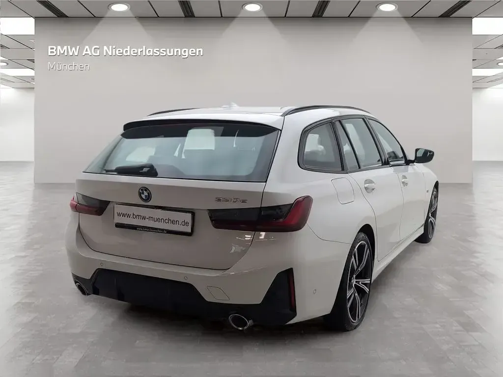 Gebraucht BMW 330 M Sport 184 PS (135 kW) 2022 Weiß Kombi