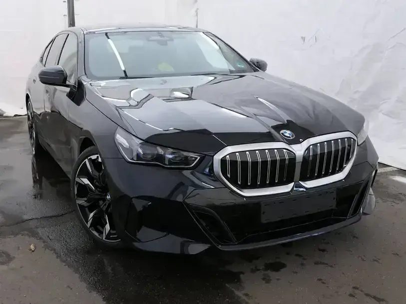 Gebraucht BMW 540 M Sport 287 PS (211 kW) 2025 Schwarz Limousine