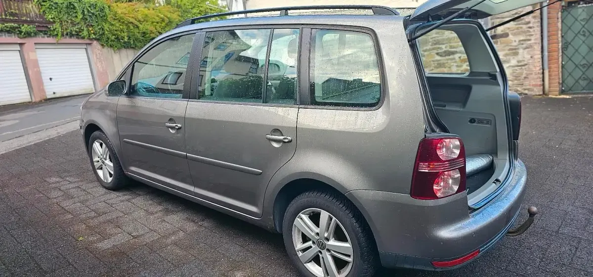 Gebraucht VW Touran 140 PS (102 kW) 2007 Grau Van / Kleinbus