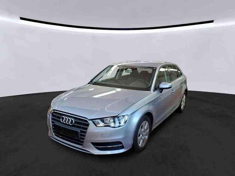 Usata Audi A3 Comfort 110 CV (80 kW) 2015 Argento Berlina