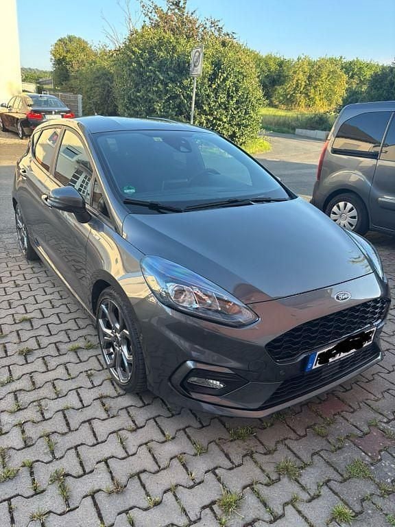 Grau Gebraucht 2021 Ford Fiesta ST-Line X Kleinwagen | 15.500 € (Superpreis) - Bild 1/4