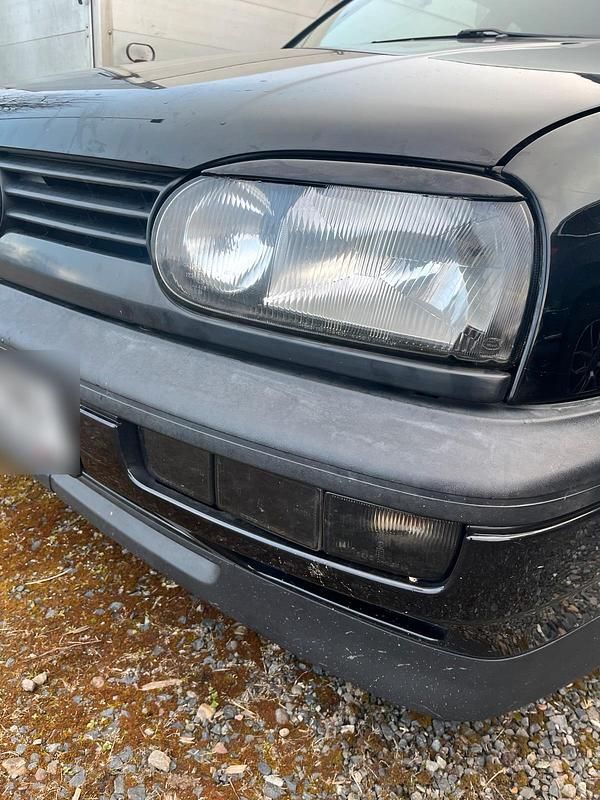 Second-hand VW Golf 90 CP (66 kW) 1997 Negru Cabrio