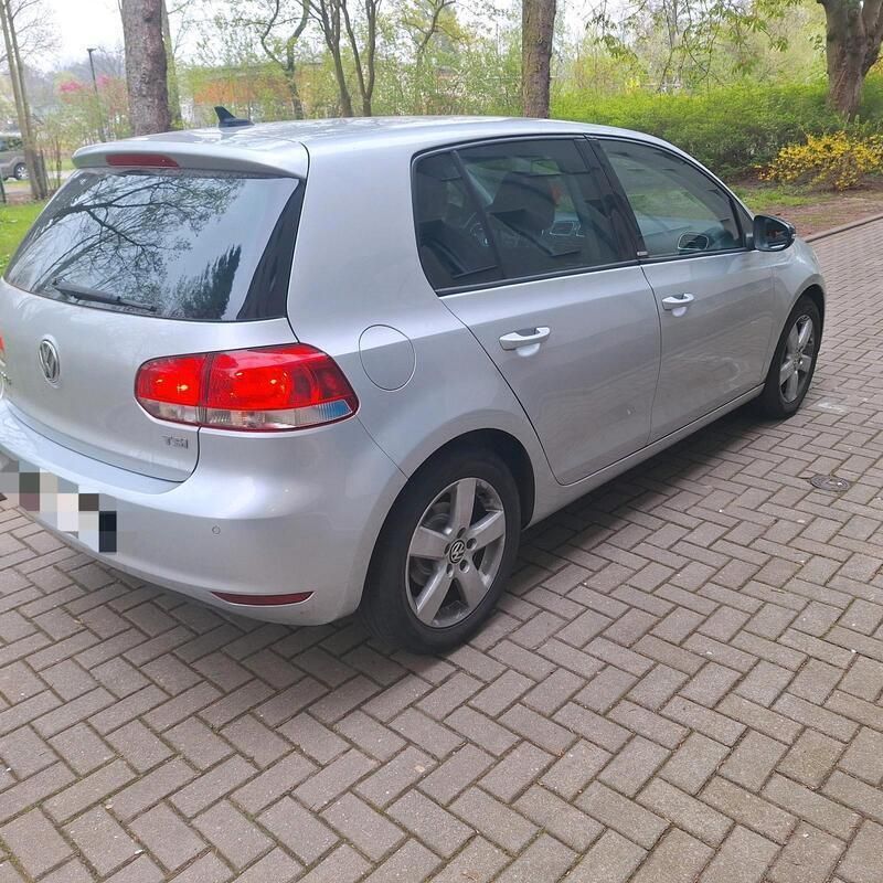 Silber Gebraucht 2011 VW Golf VI Style Kleinwagen | 4.200 € (Guter Preis) - Bild 1/4