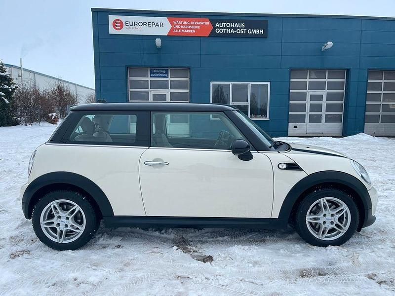 Gebraucht Mini Cooper 122 PS (89 kW) 2012 Weiß Kleinwagen