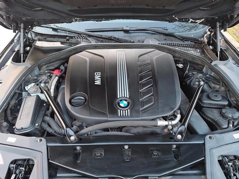 Gebraucht BMW 530 300 PS (220 kW) 2011 Schwarz Kombi