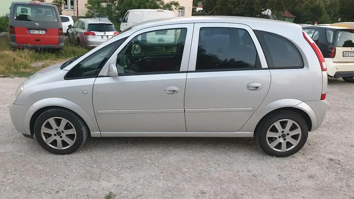 Gebraucht Opel Meriva 101 PS (74 kW) 2003 Silber Van / Kleinbus