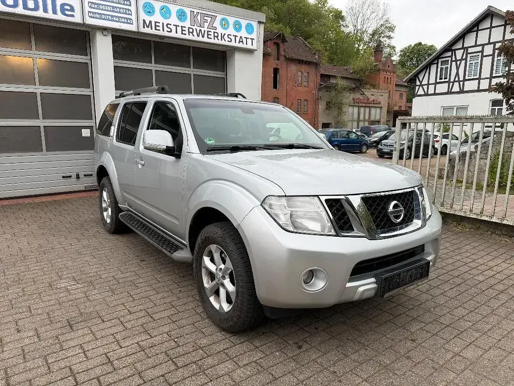 Gebraucht Nissan Pathfinder SE 190 PS (139 kW) 2012 Silber SUV