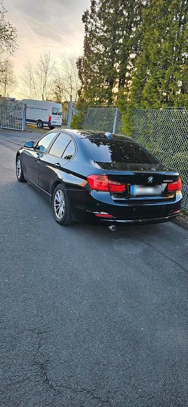 Second-hand BMW 320 185 CP (136 kW) 2012 Negru Berlinǎ