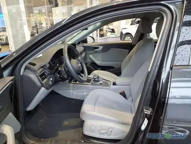 Używany Audi A4 Advanced Plus 204 KM (150 kW) 2023 Szary Kombi