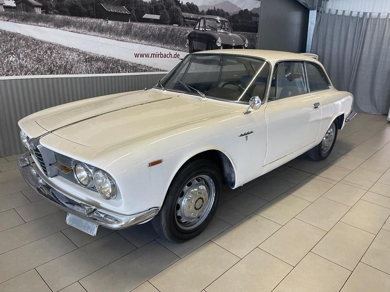 Gebraucht Alfa Romeo 2000 Sprint 115 PS (84 kW) 1961 Weiß Coupé