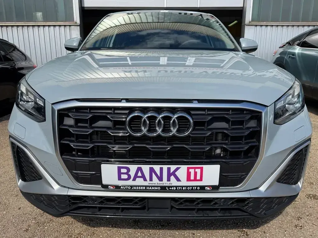 Gebraucht Audi Q2 S-Line 150 PS (110 kW) 2024 Grau SUV