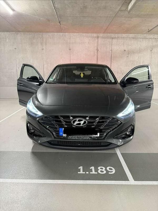 Grau Gebraucht 2021 Hyundai i30 Edition 30+ Coupé | 14.900 € (Guter Preis) - Bild 1/4