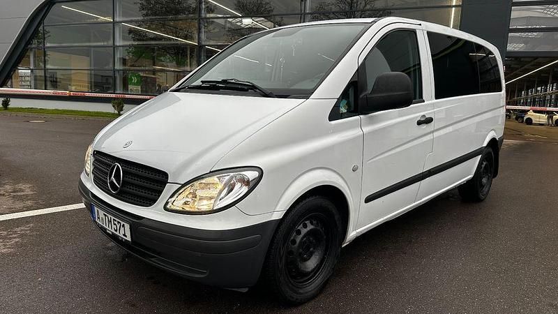 Weiß Gebraucht 2006 Mercedes Vito Kombi | 7.999 € (Fairer Preis) - Bild 1/4