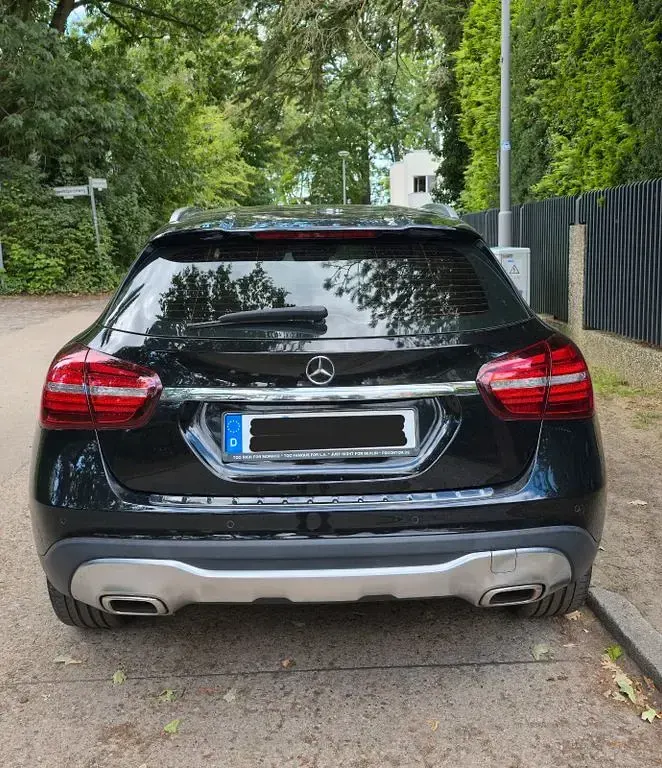 Gebraucht Mercedes GLA200 156 PS (114 kW) 2019 Schwarz SUV