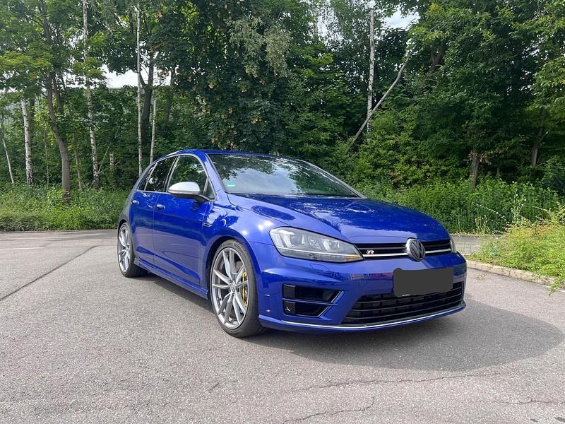 Blau Gebraucht 2016 VW Golf VII R Limousine | 22.999 € - Bild 1/4