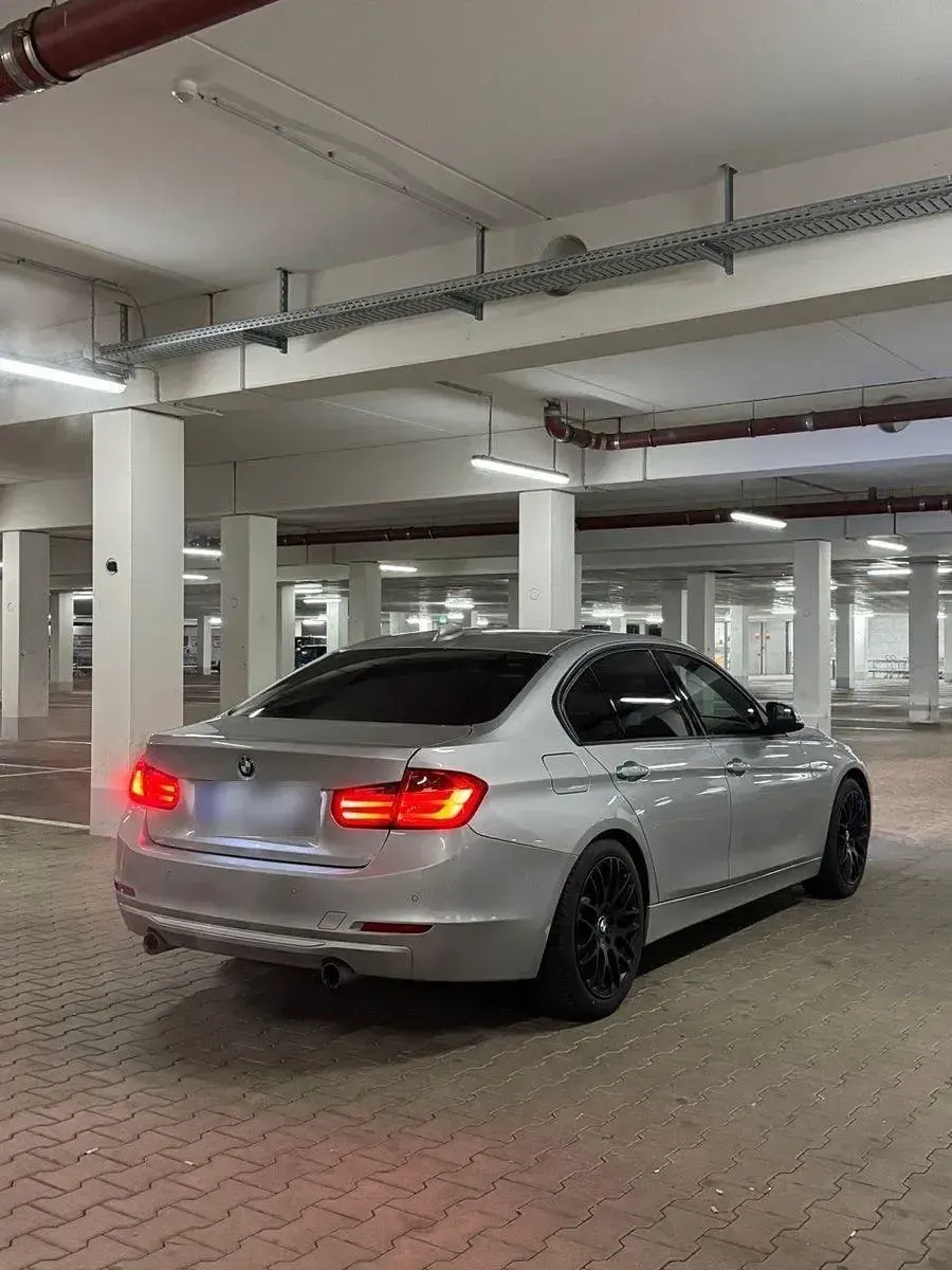 Gebraucht BMW 335 Sport Line 306 PS (225 kW) 2012 Limousine