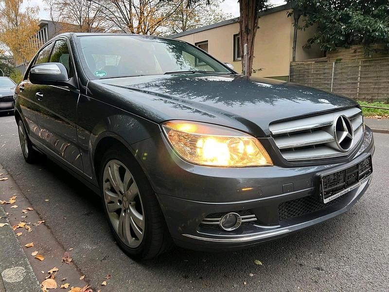 Gebraucht Mercedes C220 170 PS (125 kW) 2008 Grau Limousine