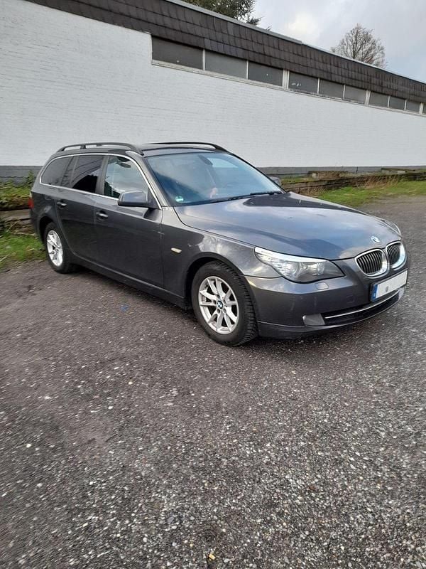 Grau Gebraucht 2010 BMW 525 Kombi | 4.200 € (Superpreis) - Bild 1/4