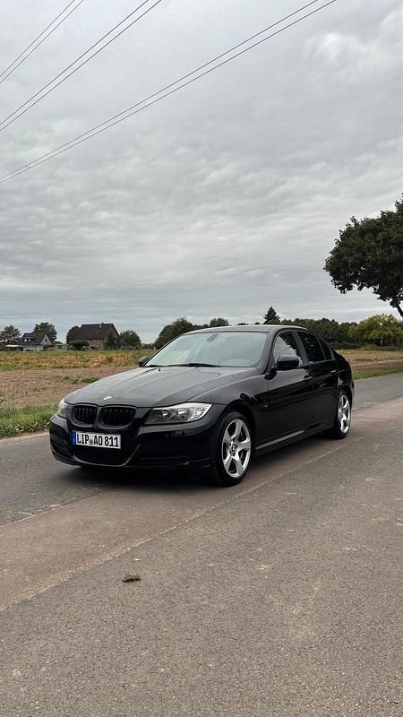 Schwarz Gebraucht 2009 BMW 316 M Sport Limousine | 4.999 € (Etwas zu teuer) - Bild 1/4