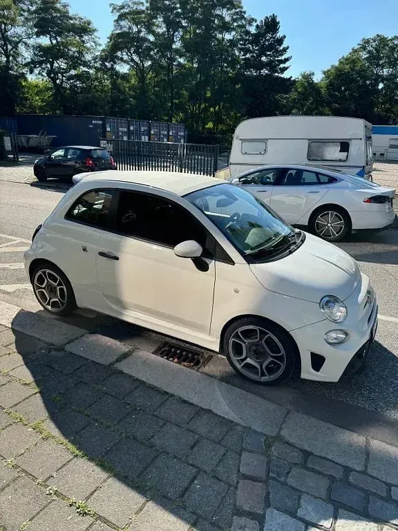 Gebraucht Abarth 500 135 PS (99 kW) 2010 Weiß Kleinwagen