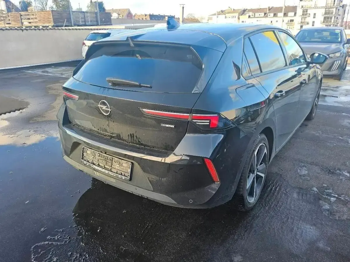 Gebraucht Opel Astra Edition 181 PS (133 kW) 2022 Diamant schwarz metallic Kleinwagen