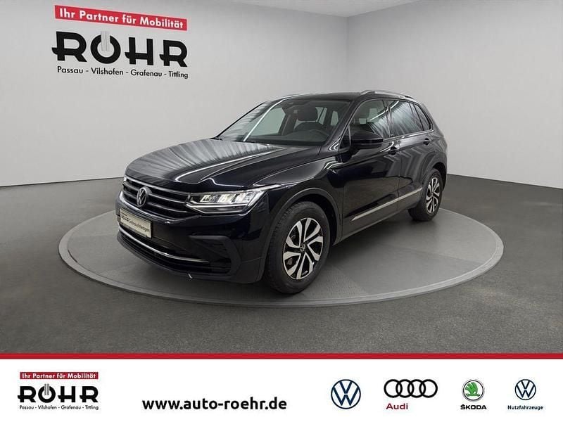 Deep black perleffekt Gebraucht 2021 VW Tiguan Active SUV | 23.880 € (Fairer Preis) - Bild 1/4
