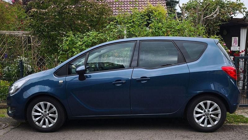 Blau Gebraucht 2016 Opel Meriva Active Van / Kleinbus | 10.250 € (Fairer Preis) - Bild 1/4