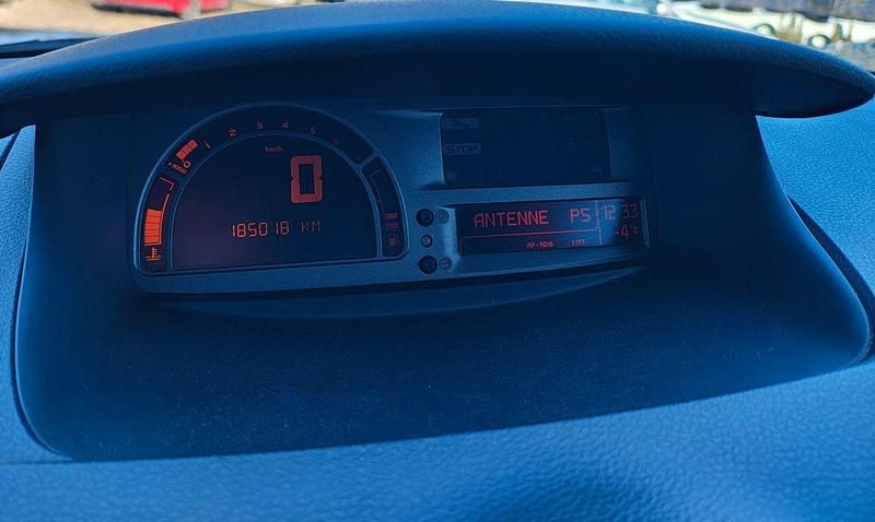 Gebraucht Renault Grand Modus Dynamique 101 PS (74 kW) 2009 Silber Van / Kleinbus