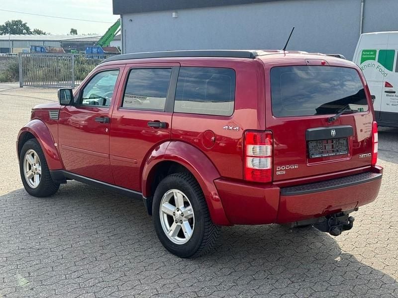 Second-hand Dodge Nitro SE 177 CP (130 kW) 2010 Roșu SUV